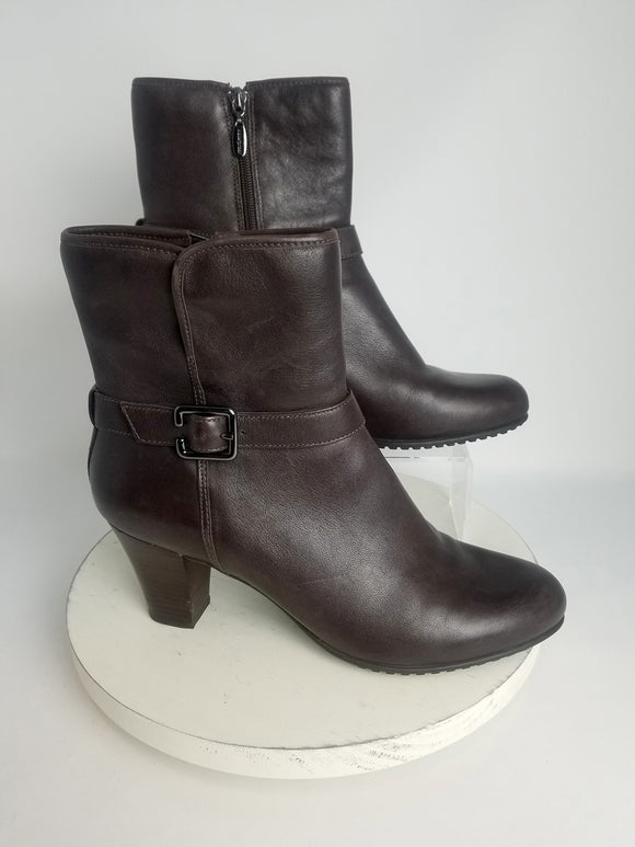 Clarks Size 11 Brown Heeled Boots NWOB