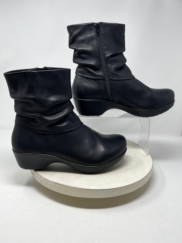 Abeo Size 9.5 Black Leather Ruched Boots