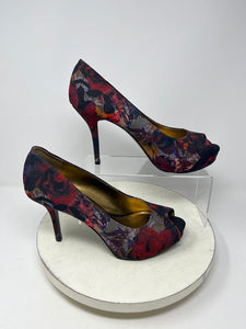 Nine West Size 11 Gray & Red Bold Floral Stiletto Platform Heels