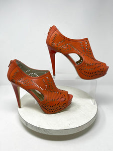 Carlos by Carlos Santana Size 8 Orange Laser-Cut Stiletto Heels