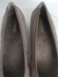 Vionic Size 9 Taupe Studded Ballet Flats