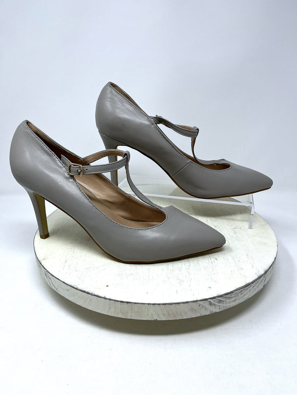 Vintage Journee Size 9 Gray T-Strap Heels