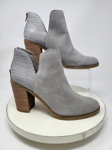 DV8 by Dolce Vita Size 10 Pale Gray Suede Ankle Boots NWOB