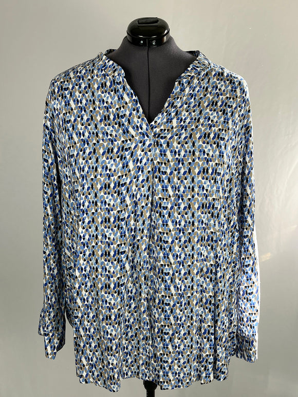 Ulla Popken Size 32/34 Light Blue & Beige Triangles Shirt NWT