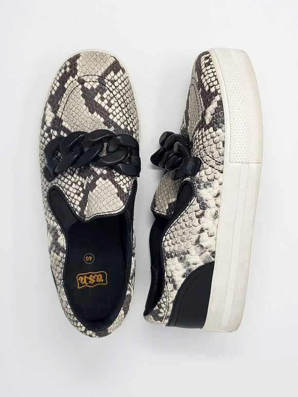 ASH Size 40 (9.5/10)  Black White & Gray Snake Print Loafers